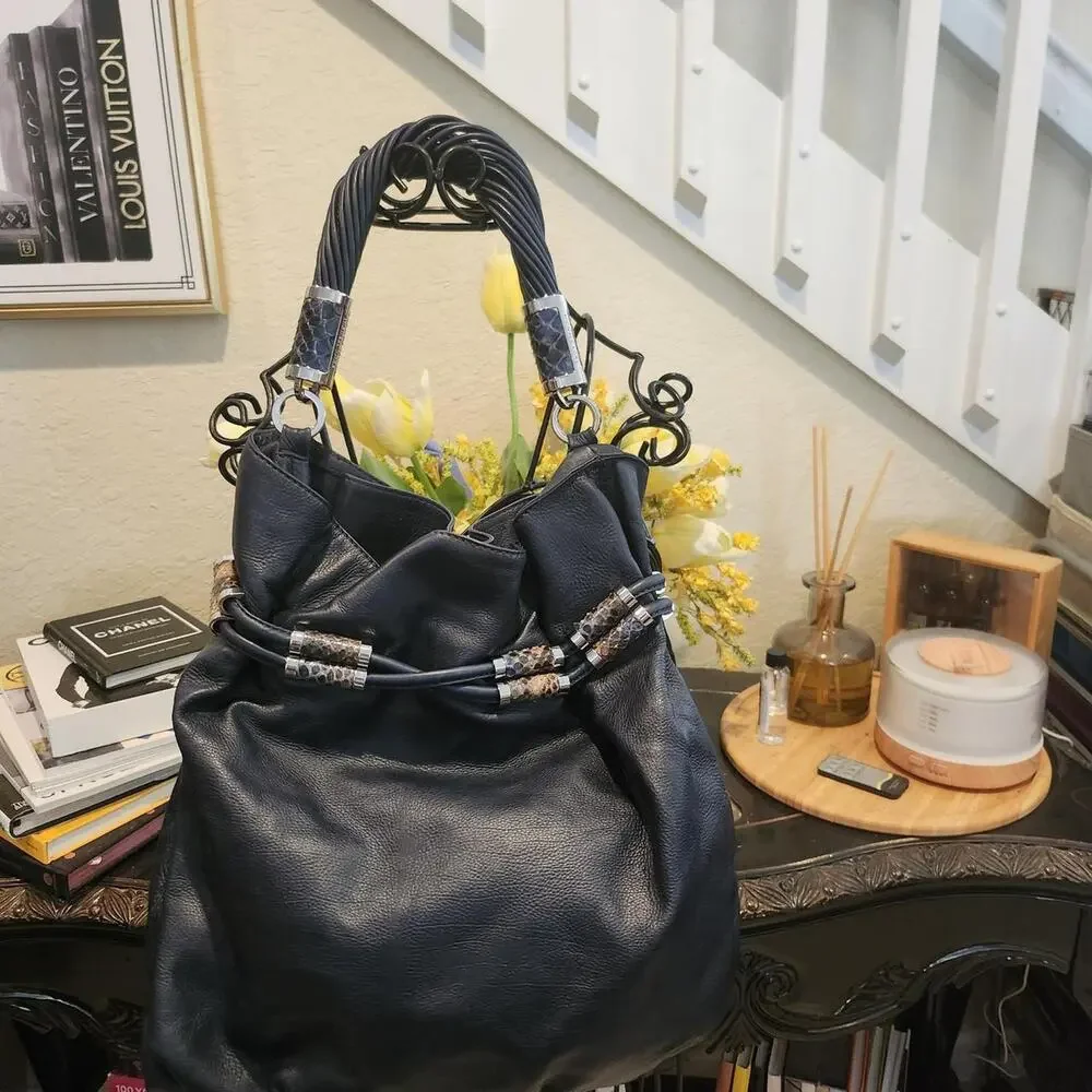Michael kors leather shoulder bag